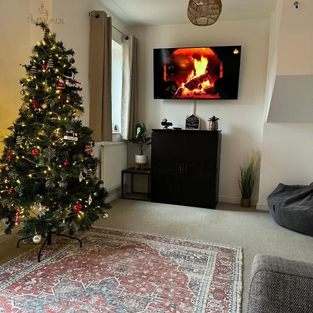 The Belfry 3 Bedrooms 2 Bathrooms Contractors & Family Higham Ferrers 外观 照片