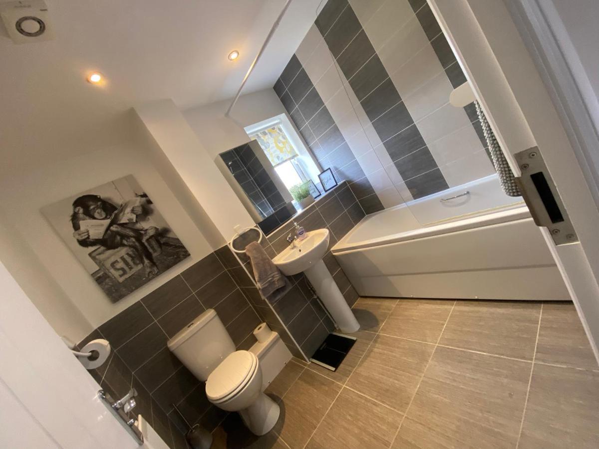 The Belfry 3 Bedrooms 2 Bathrooms Contractors & Family Higham Ferrers 外观 照片