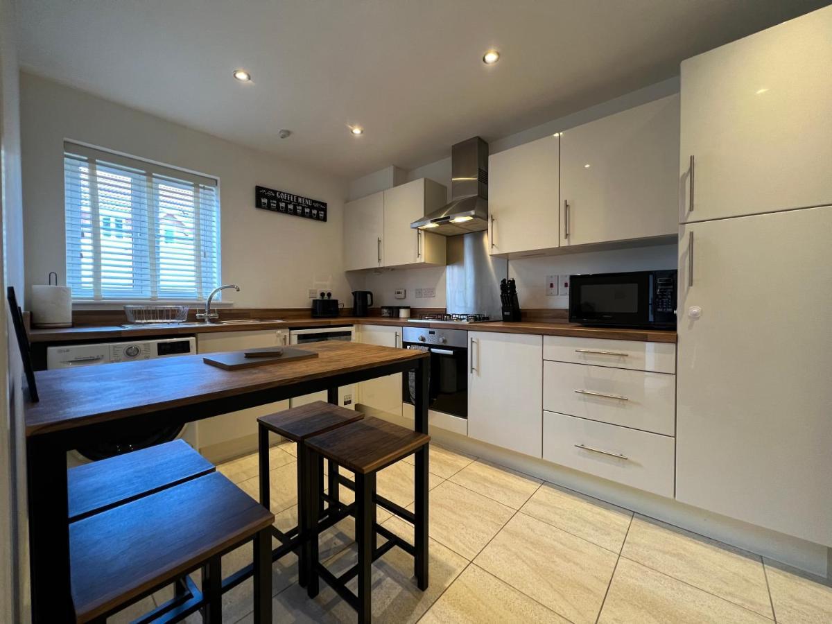 The Belfry 3 Bedrooms 2 Bathrooms Contractors & Family Higham Ferrers 外观 照片