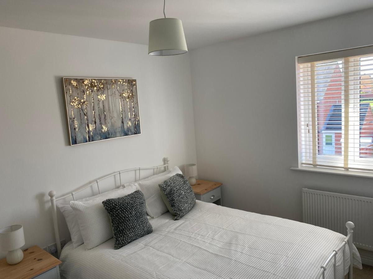 The Belfry 3 Bedrooms 2 Bathrooms Contractors & Family Higham Ferrers 外观 照片